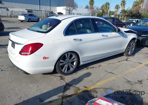 2018 Mercedes-Benz C 350E z USA, uszkodzony, nr VIN 55SWF4HB1JU272144